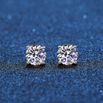 Clous d'oreilles scintillants en moissanite plaqués or blanc